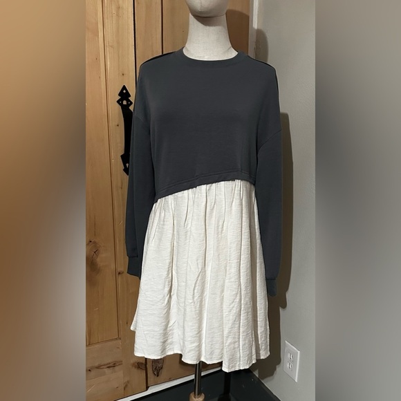 Gray Cream Colorblock Long Sleeve Shift Dress Size Small - Picture 2 of 6